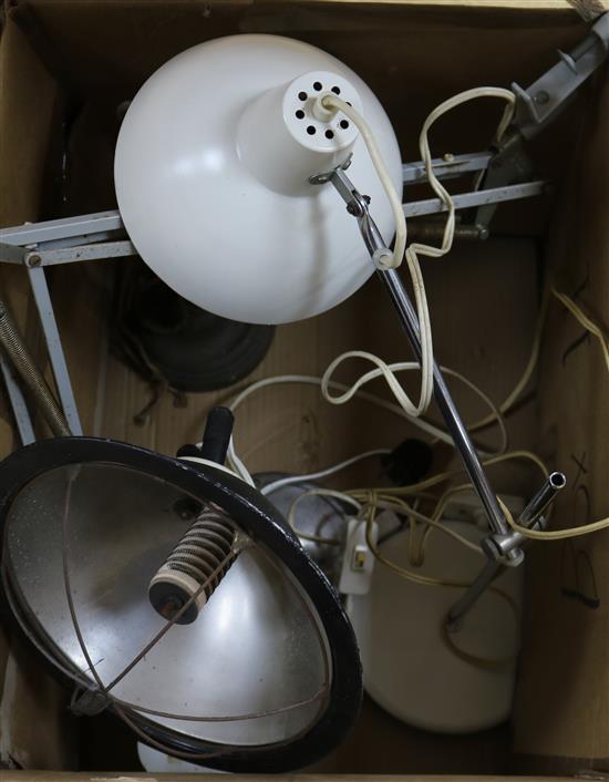 4 electric lamps
